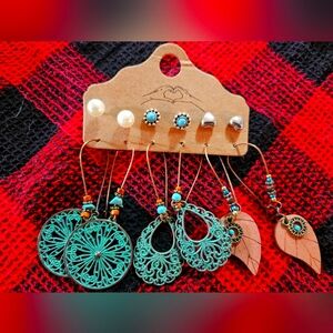 *Free with 30$ purchase! Western Earrings
